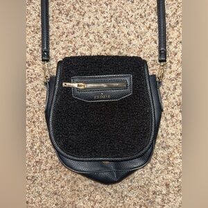 ‘Kedzie’ crossbody